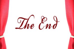 scritta the end tra due tendine rosse